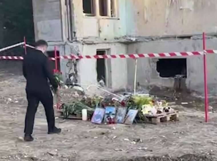 Зеленський відвідав місце російського удару у Святошинському районі Київа