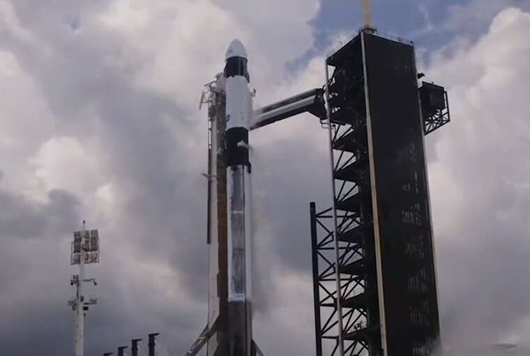 Космічний апарат Crew Dragon відправився до МКС