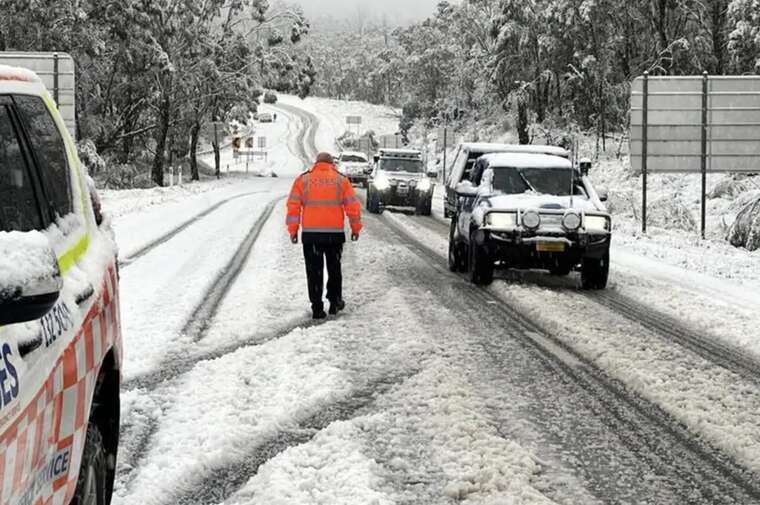 Вперше за багато років: В Австралії випав сніг