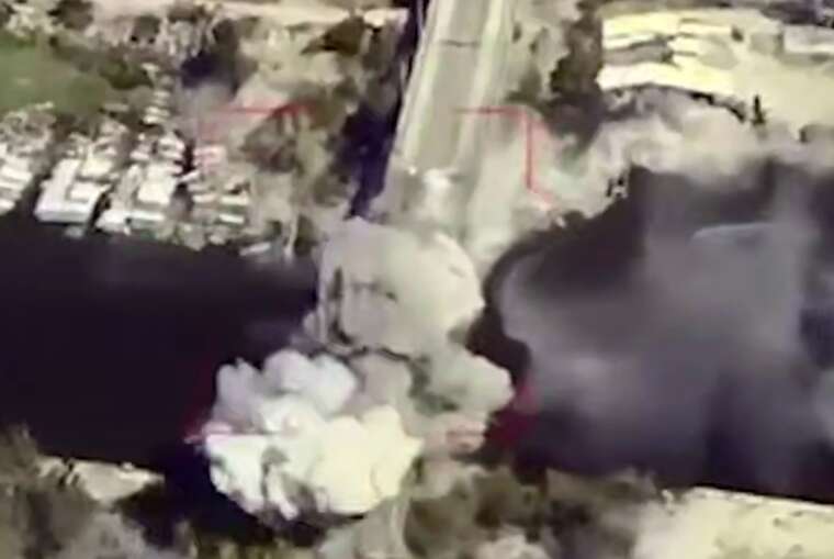 Russians once again shelled the Ostrivskyi Bridge in Kherson: one person was killed, movement is complicated