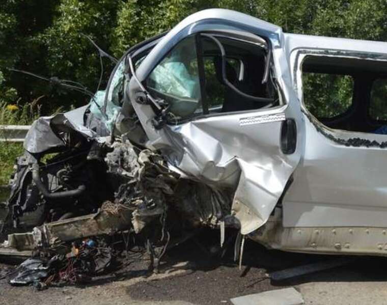 На Волыни в результате столкновения автомобилей Mercedes и Opel погибли две женщины