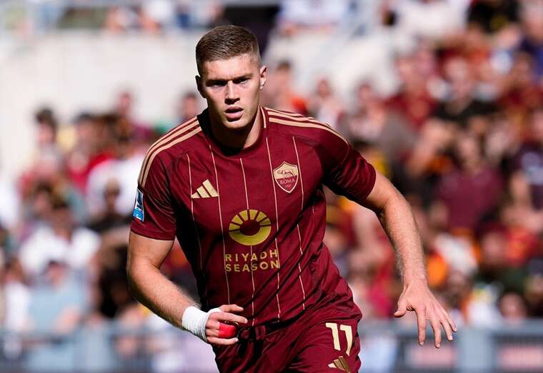 Італійський тренер вперше висловився про Артема Довбика, якого вирішив вигнати з команди