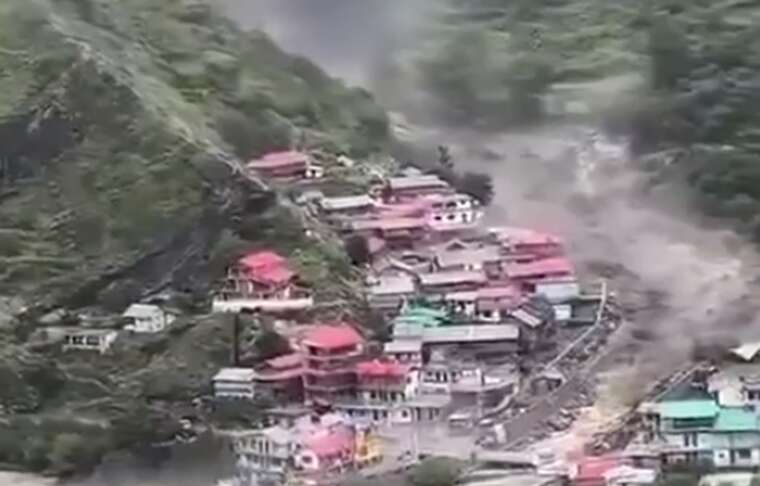 Повінь в Індії зруйнувала село Дхаралі