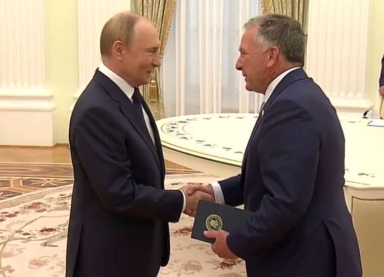 У Москві розпочалась зустріч Путіна зі спецпредставником Трампа Віткоффом: з’явилися перші кадри