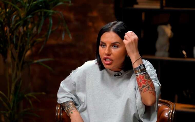 Блогер Алхим незаконно рекламирует казино "Бетон"