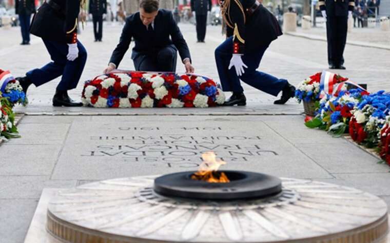У Парижі чоловік прикурив від Вічного вогню: його затримали