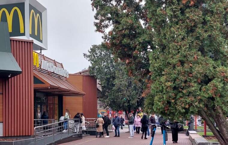 Shooting in Cherkasy: A bloodied man was carried out of McDonald’s