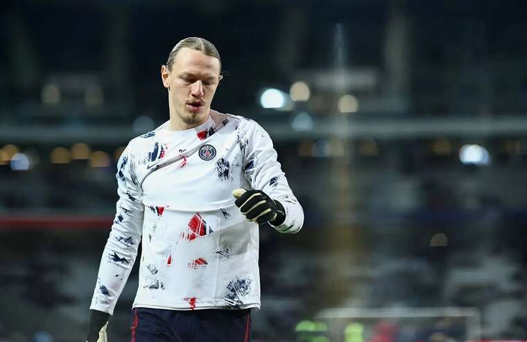 Воротар збірної Росії Сафонов влаштував бунт у ПСЖ після приходу Забарного