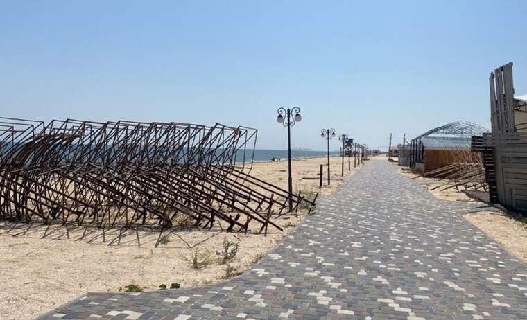 Що Росія зробила з Арабатською Стрілкою: "Добре, що хоч медузи є"