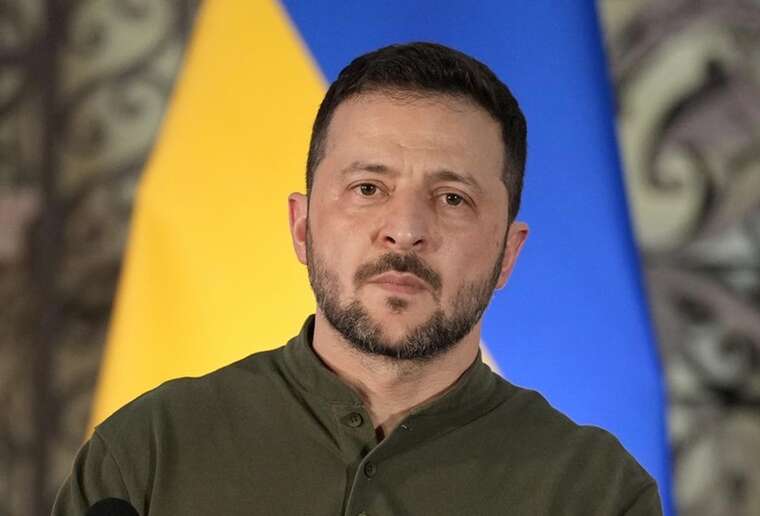 Зеленський: «Путін блефує та намагається просунутися по всьому фронту»