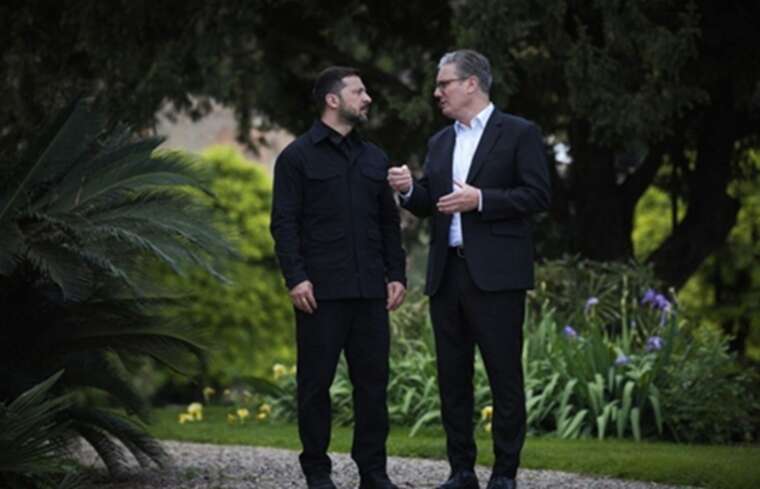 Зеленський прибув на зустріч зі Стармером