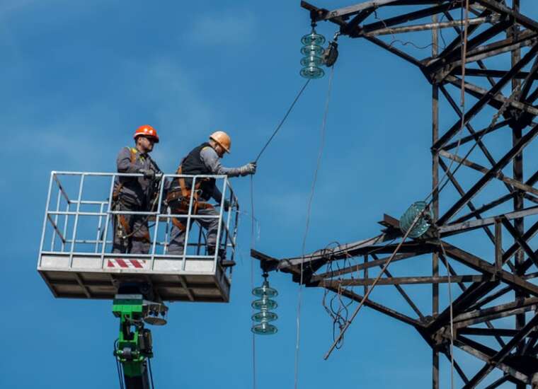 Частина Одеси та передмістя залишилися без світла через аварію