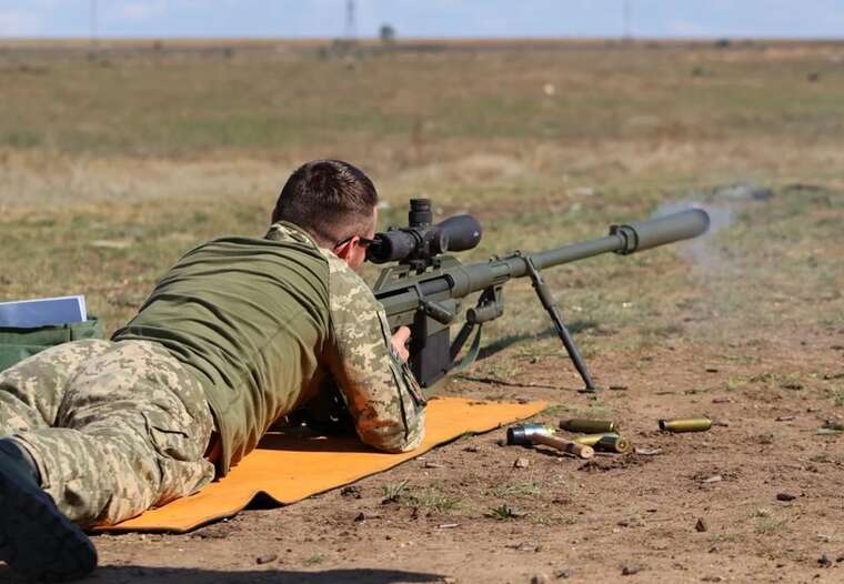 Українські снайпери встановили світовий рекорд: постріл на 4 кілометри з «алігатора»