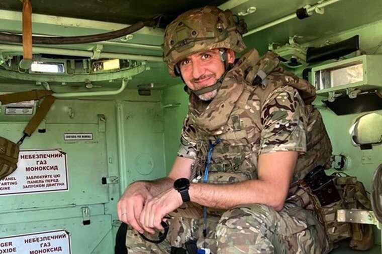 На фронті поліцейський-медик з позивним "Сокіл" під обстрілом врятував чотирьох поранених побратимів