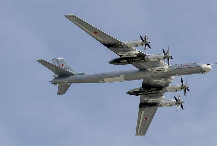 Russia is preparing a massive strike: Tu-95 aircraft in the air and about 50 "Shahed" drones