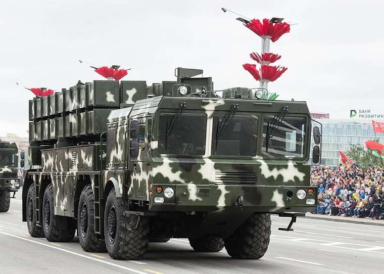 Білорусь розглядає можливість встановлення ядерних боєголовок на «Полонез»