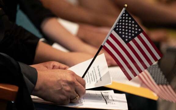 Associated Press: Власників віз у США масово перевіряють на порушення імміграційних законів