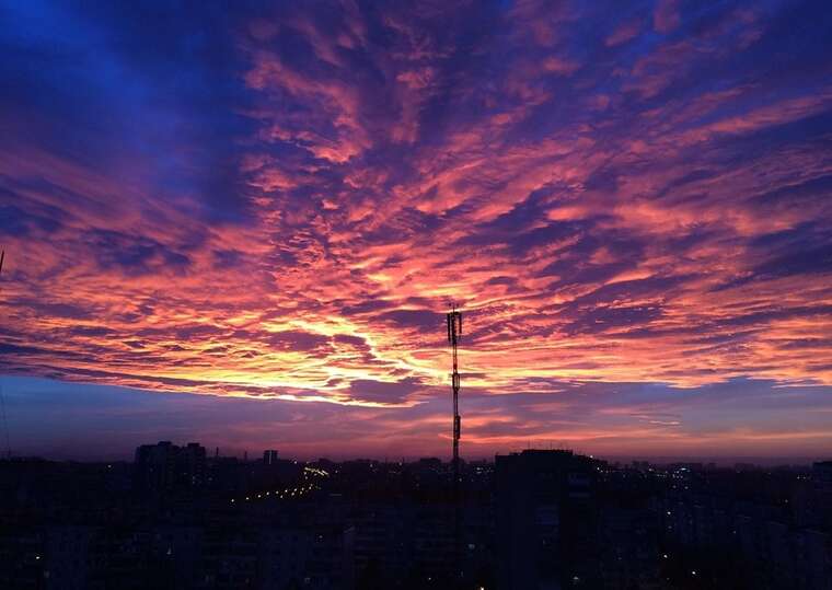 Синоптик предупреждает о циклоне: в Украине ожидаются дожди, грозы и скачки давления