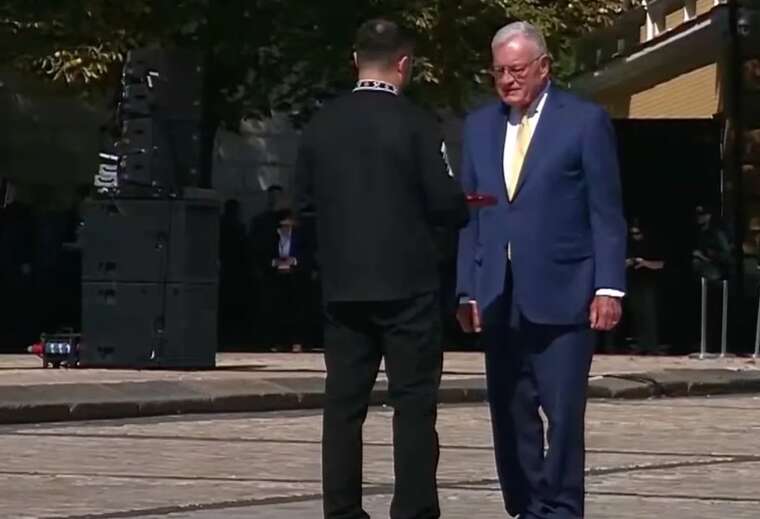 Zelenskyy awarded Keith Kellogg the Order of Yaroslav the Wise, 1st Class