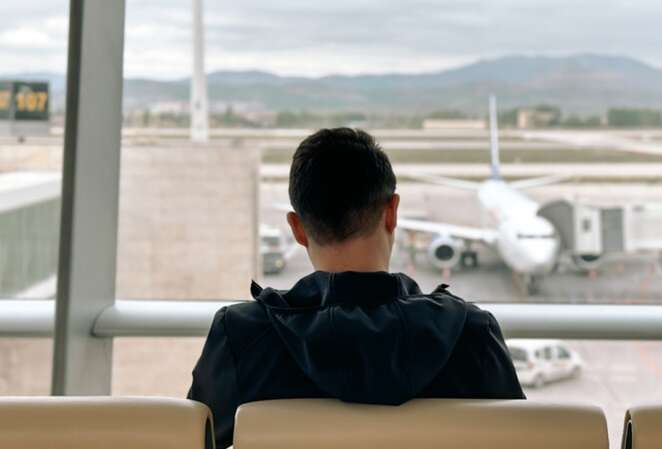 В аеропорту Алмати чоловік намагався вчинити самоспалення