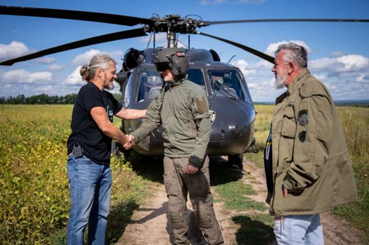 Czech volunteers delivered a "gift" for Putin: Ukraine received a Black Hawk helicopter