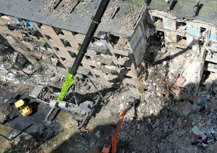 Kyiv under attack: Footage of direct hits by ballistic missiles released