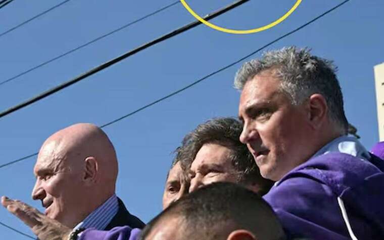 В Аргентині кортеж президента Мілея закидали камінням