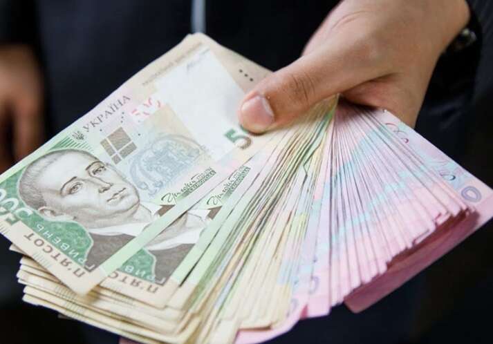 КМУ запровадив щорічні премії для державних службовців України