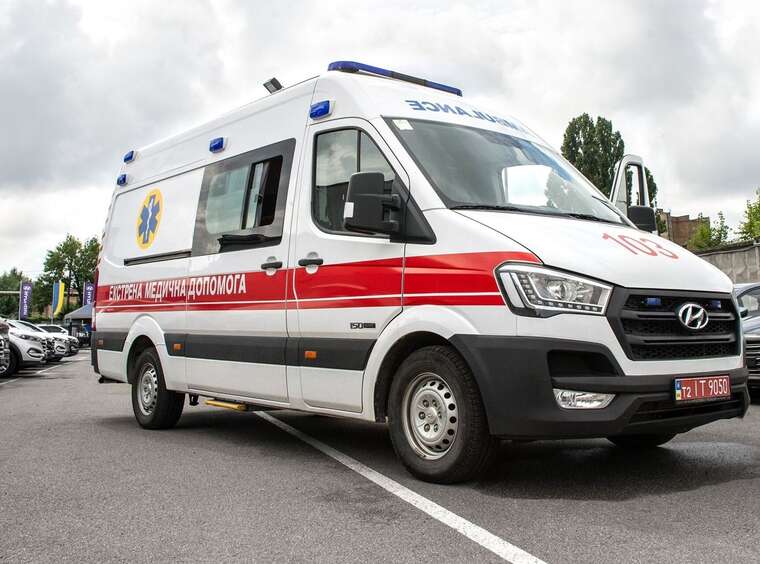 The enemy attacked Horodnya in the Chernihiv region with drones, a woman and a child were injured