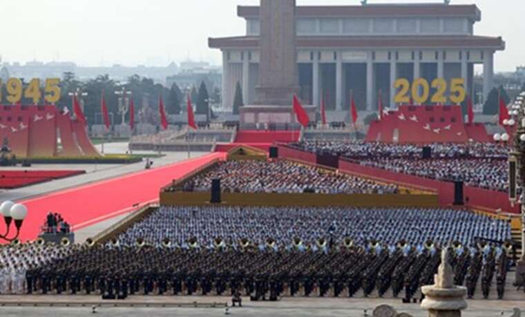 У Пекіні відбувся парад: Китай показав ядерну тріаду й новітні озброєння