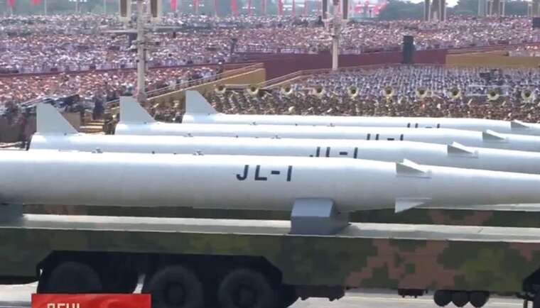 На параде в Пекине показали китайские межконтинентальные и крылатые ракеты