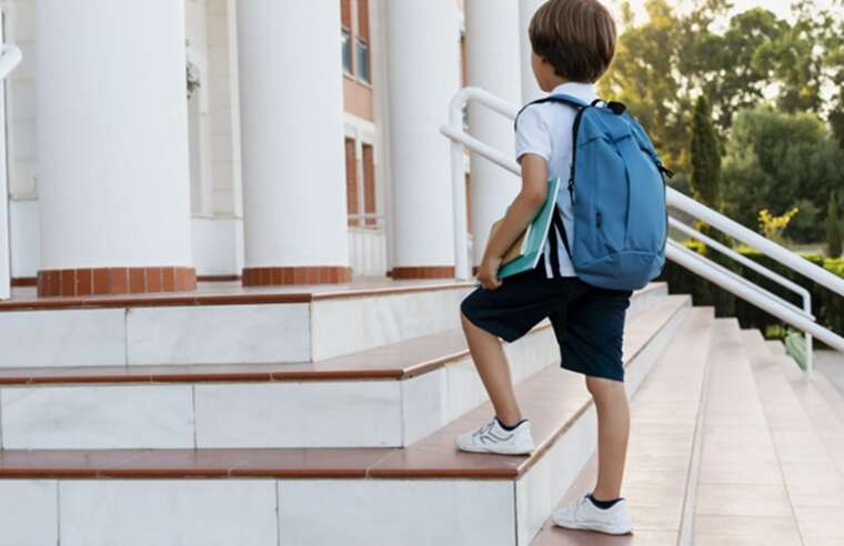 В Києві діти не потрапили на уроки через заборонені шорти