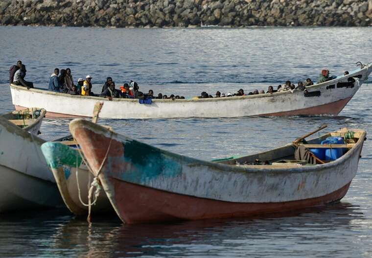 На шляху до Канарських островів мігранти вчинили масове вбивство на судні