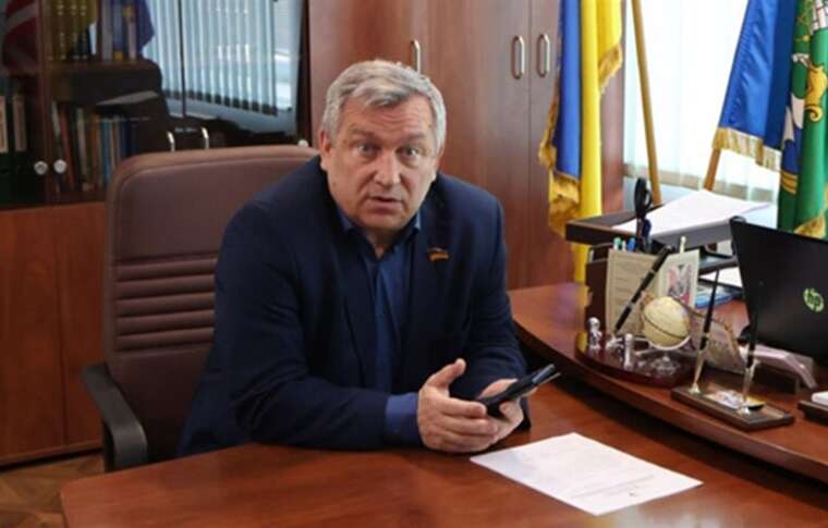 Мера Південноукраїнська Онуфрієнка звинувачують у підробці документів і завданні збитків громаді