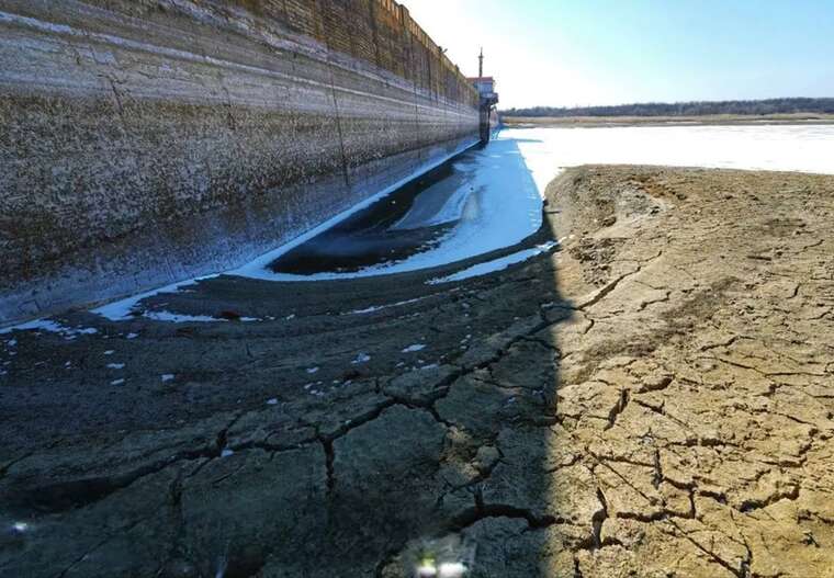 На окупованих територіях Донеччини загарбники змінюють спосіб доставляння води населенню
