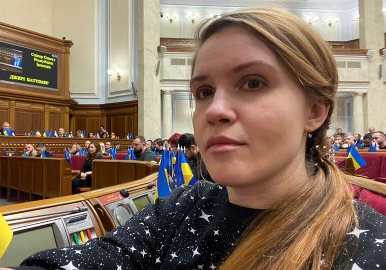 Суд зобов’язав народну депутатку Безуглу компенсувати моральну шкоду генералу Зубаничу