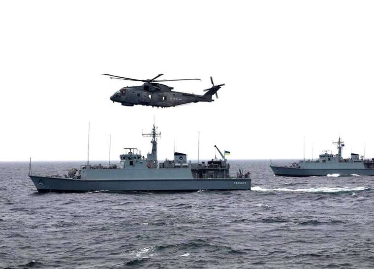 Трамп розглядає удари по Венесуелі: США стягують флот та винищувачі в Карибський регіон