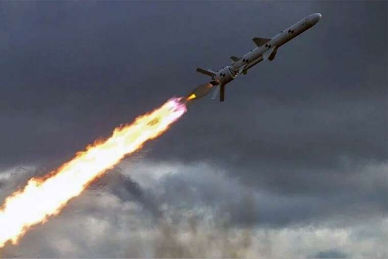 Explosions in Kyiv: Russians attacked the city with cruise missiles