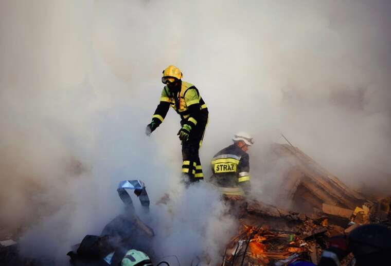 Svyatoshynskyi district of Kyiv is engulfed in smoke after a nighttime strike by Russia