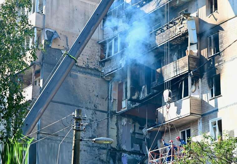 During the night shelling of Kyiv, part of a multi-story building was destroyed
