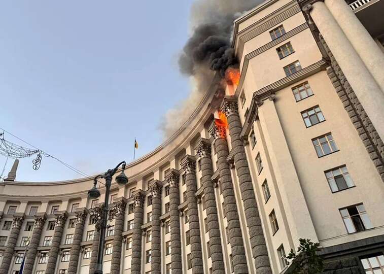 The MIA has preliminarily confirmed the strike of an "Iskander" missile on the Cabinet of Ministers