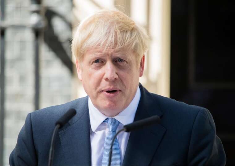 Борис Джонсон закликав дозволити Україні удари по російських військових базах