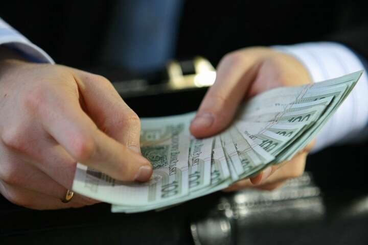 В Польше предлагают ограничить выплаты 800+ иностранцам без работы, включая украинцев