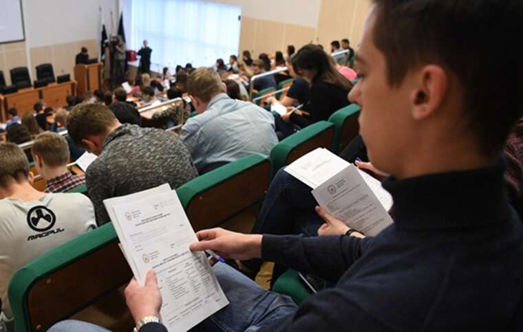 Students are massively taking academic leaves to go abroad,  President of the Confederation of Employers