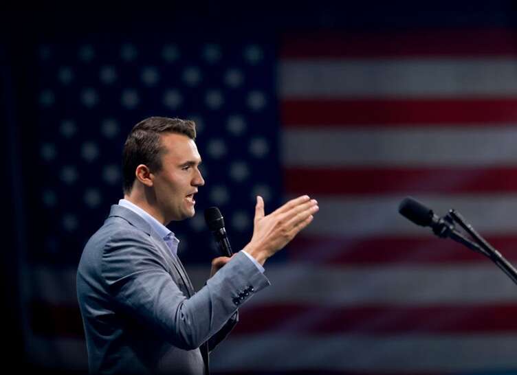 Jezebel: Журналістка замовила «прокляття» на Чарлі Кірка у відьом