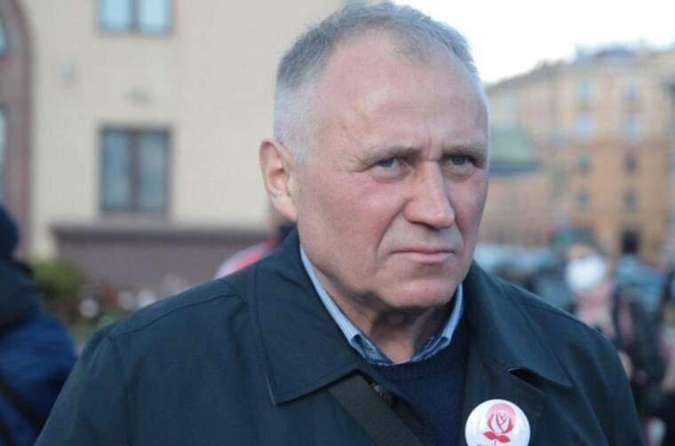 Політв’язень Микола Статкевич відмовився покинути Білорусь після звільнення