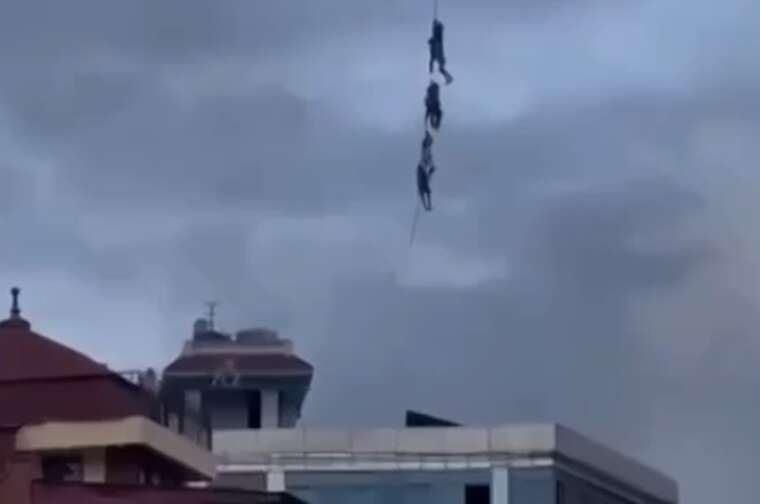 Ґрона міністрів на мотузках: як влада Непалу втекла від протестів покоління Z