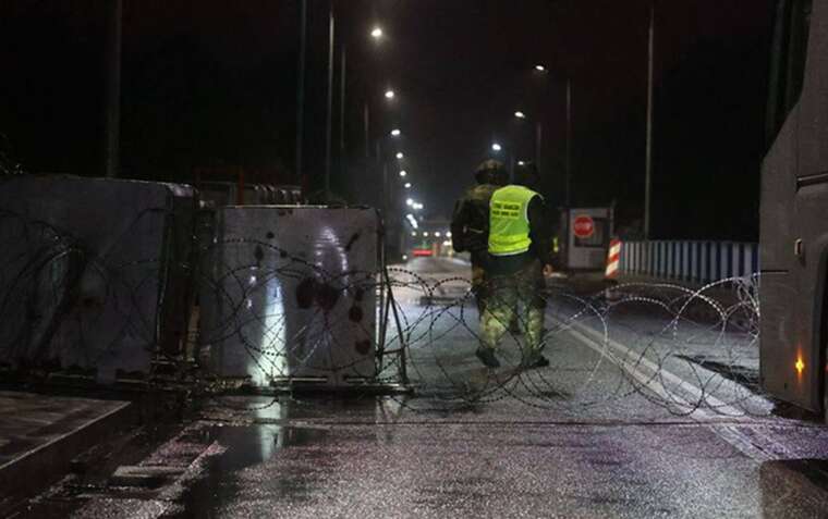 Польща опівночі повністю закрила кордон із Білоруссю