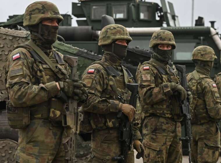 Тисячі поляків записуються на добровільні військові навчання через загрозу з боку Росії
