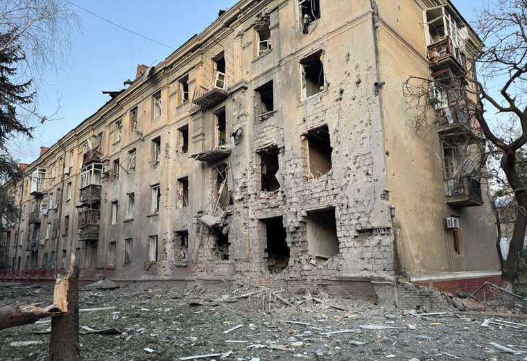 The occupiers struck the center of Kramatorsk with 3 FAB bombs: 9 injured